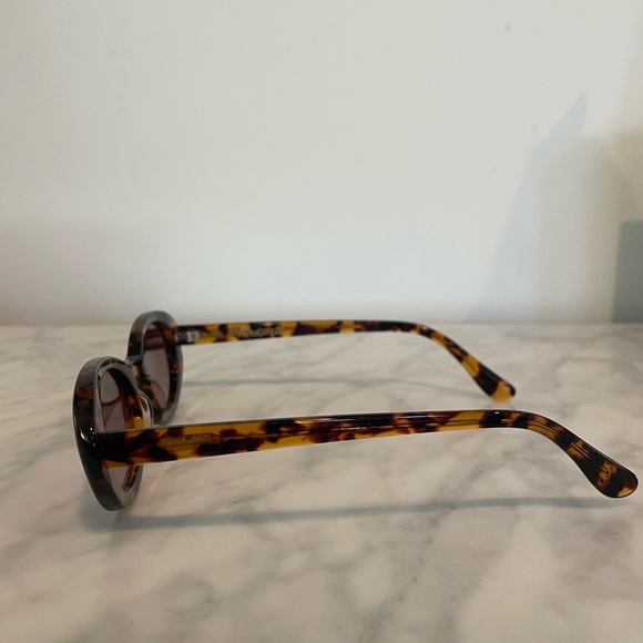Madewell Russell Oval Sunglasses - Picture 5 of 10